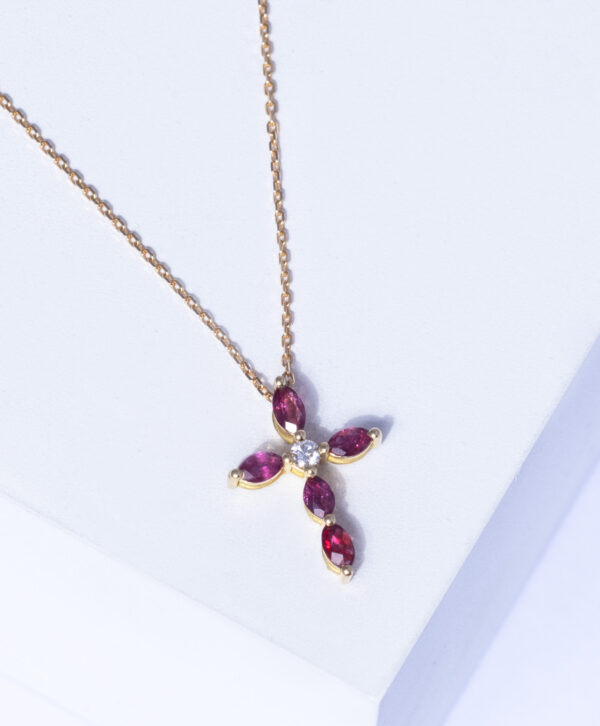 18K YELLOW GOLD CROSS NECKLACE WITH WHITE DIAMOND AND SEMI-PRECIOUS STONE