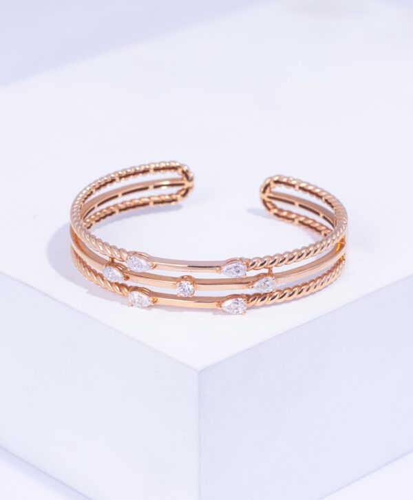 18K PINK GOLD BRACELET WITH WHITE DIAMOND