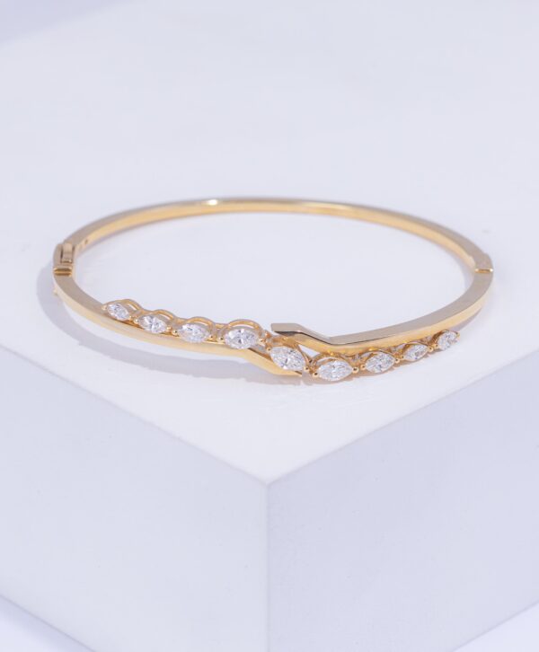 18K YELLOW GOLD BRACELET WITH WHITE DIAMOND