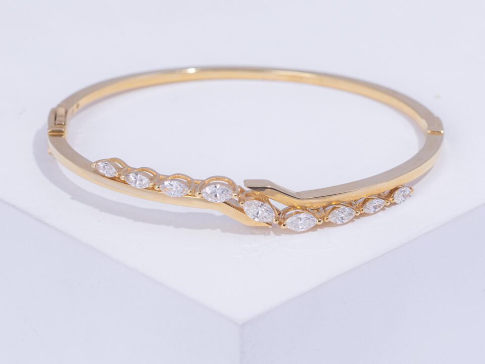 18K YELLOW GOLD BRACELET WITH WHITE DIAMOND