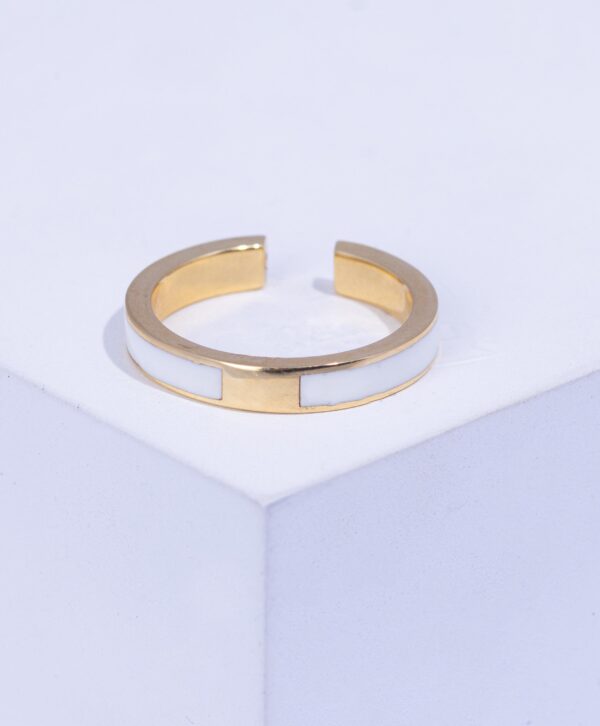 18K YELLOW GOLD RING WITH WHITE ENAMEL