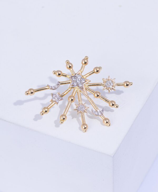 18K YELLOW GOLD EARRINGS WITH WHITE DIAMOND