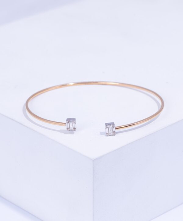 18K PINK GOLD BRACELET WITH WHITE DIAMOND