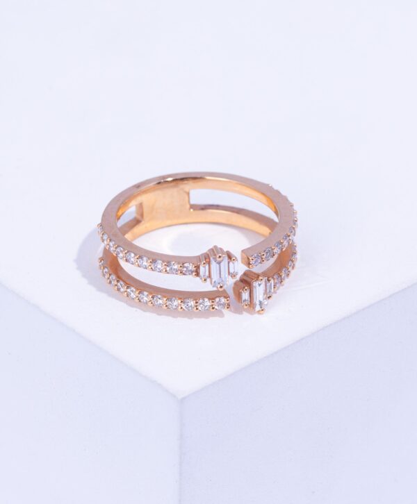 18K PINK GOLD RING WITH WHITE DIAMOND