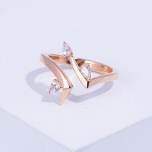 18K PINK GOLD RING WITH WHITE DIAMOND