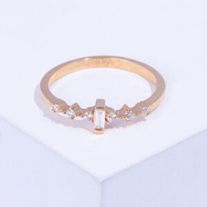 18K PINK GOLD RING WITH WHITE DIAMOND