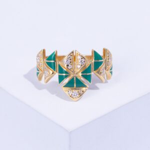 18K YELLOW GOLD RING WITH WHITE DIAMOND AND GREEN ENAMEL